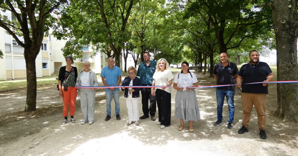 Chalon-sur-Saône. A avenida central do bairro Plateau-Saint-Jean ganhou uma nova cara para os moradores.