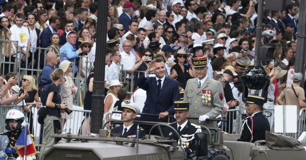 Ordular. 14 Temmuz geçit töreni, Endonezya'nın ilgi odağı olduğu Champs-Élysées'de başlıyor.