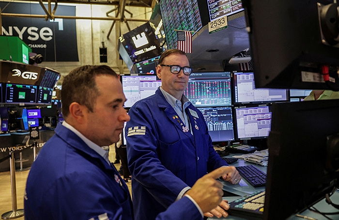 Il tasso di cambio del dollaro ha superato gli 83 rubli per la prima volta dal 9 maggio