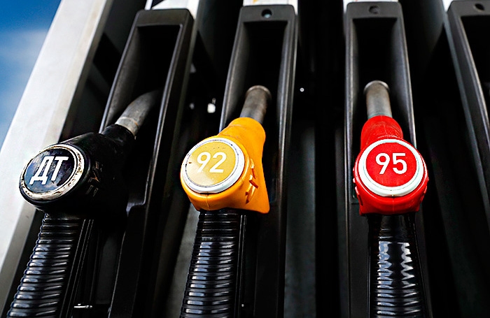 Il prezzo delle azioni della benzina raggiunge nuovi record