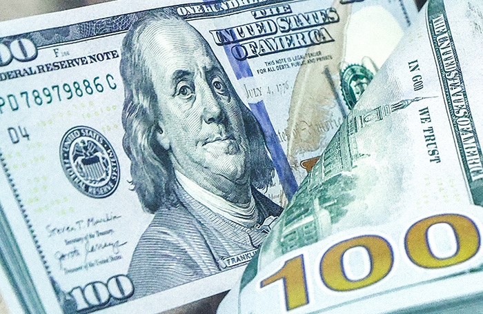 Der Dollar hat die 85-Rubel-Marke überschritten