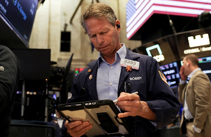 De roebel blijft stijgen en de VS heeft nog steeds geen gegevens. Financial Market Review, 2 oktober