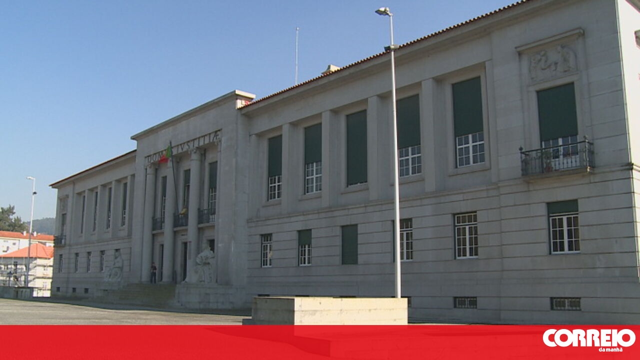 <![CDATA[ Homem de 95 anos casou com filha a há 3 meses em Guimarães ]]>