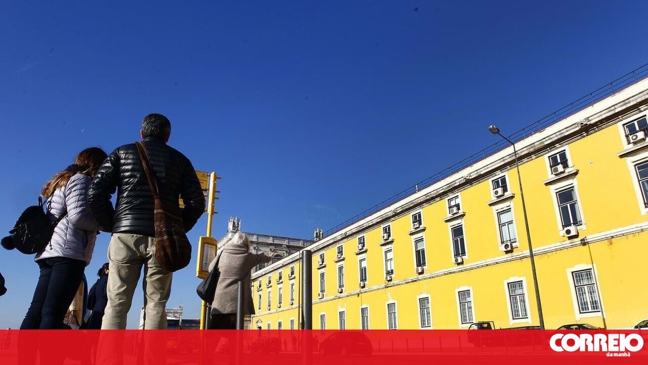 <![CDATA[ Fisco devolve 2 mil milhões de euros de IRS ]]>