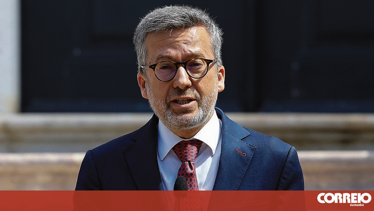 <![CDATA[ Carlos Moedas recruta campeã dos "almoços de trabalho" da câmara de Oeiras ]]>