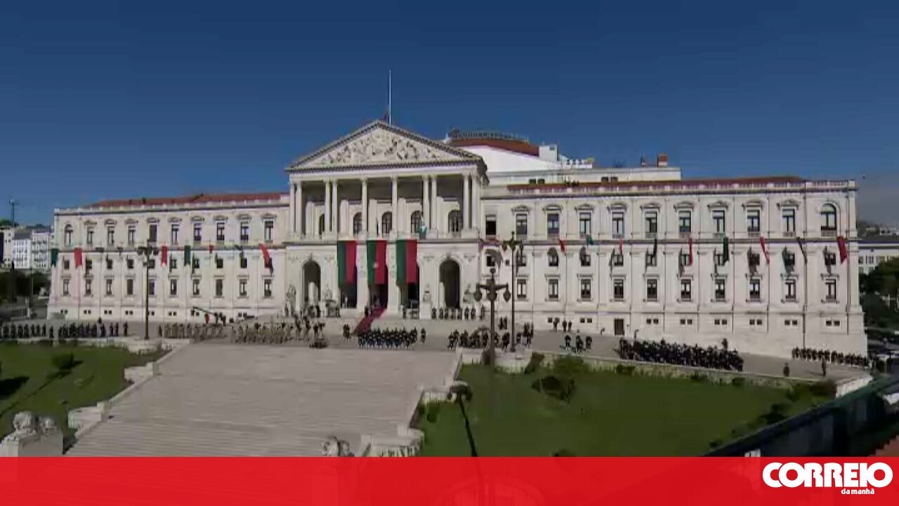 <![CDATA[ Liberais com 15 assessores e Livre com 14. PCP tem o maior gabinete entre os pequenos partidos ]]>