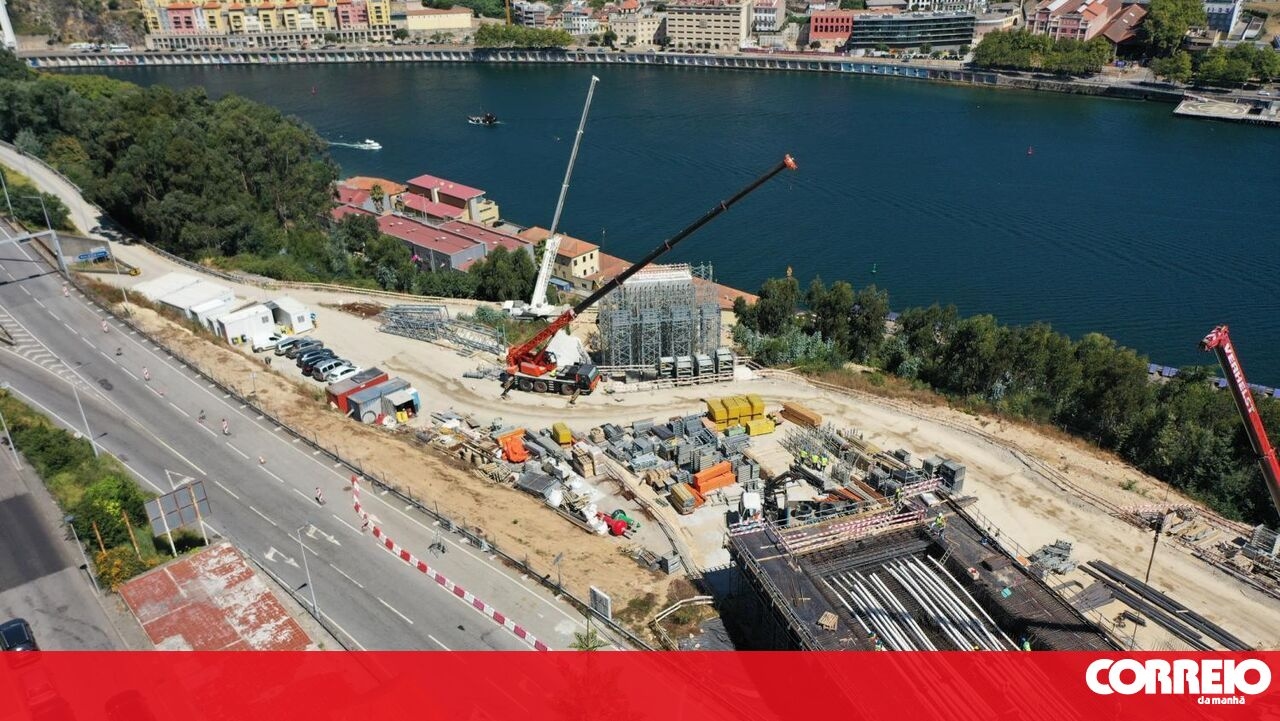<![CDATA[ Avançam os primeiros metros da Ponte Ferreirinha. É a sétima travessia do Douro entre Porto e Gaia ]]>
