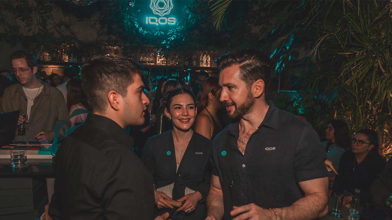 Guadalajara dumana veda ediyor ve IQOS'u karşılıyor