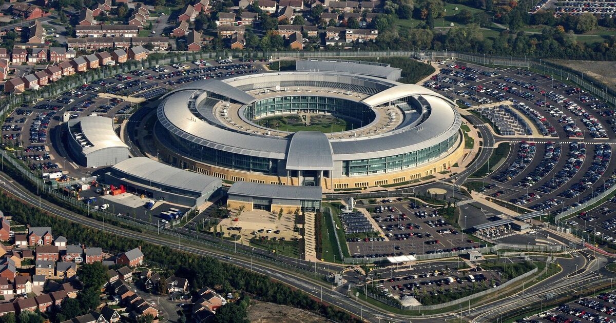 Secondo un giudice, vietare ai lavoratori cinesi e russi di lavorare nella sicurezza britannica NON è razzismo