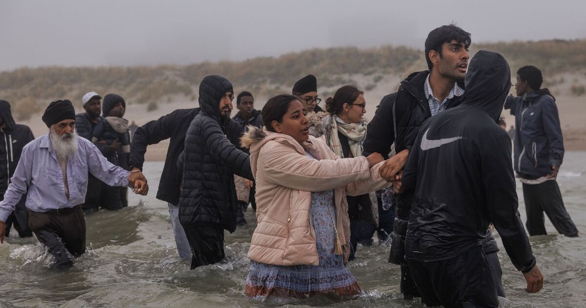 Expert: people smuggler 'summer deals' will be used to lure migrants into record UK surge