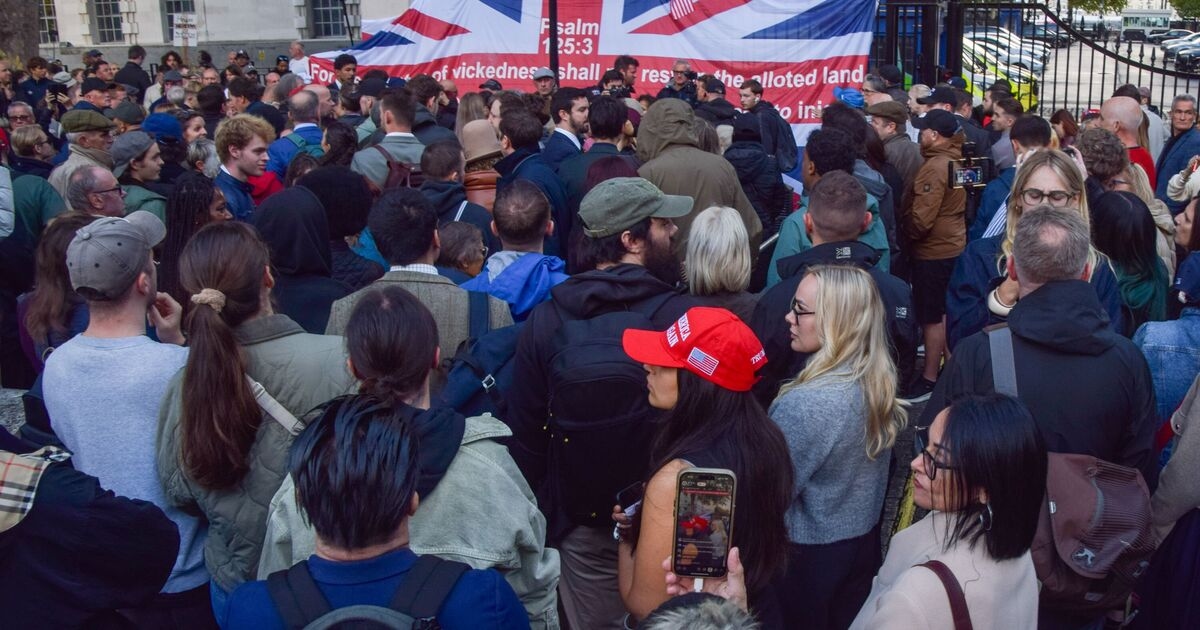 Tommy Robinson protestosu CANLI: Londra şiddete hazırlanırken polis 500 ek memur görevlendirdi