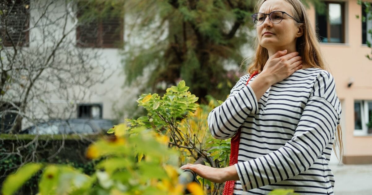 12 symptoms of a deadly cancer most people ignore, according to experts