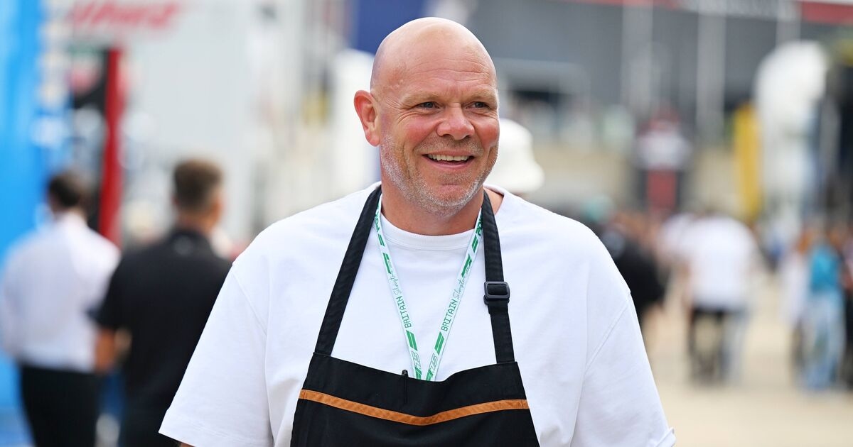 La sencilla comida de 3 ingredientes que cocina Tom Kerridge después de perder 12 kg de peso.