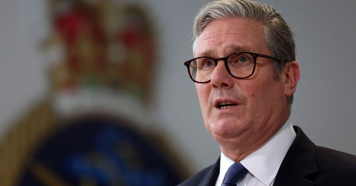 Keir Starmer criticado por su "semana de regalos" en una crítica mordaz al acuerdo con Chagos