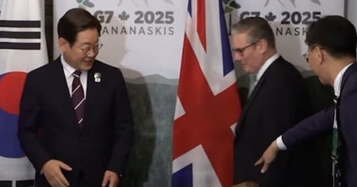 El incómodo momento de Keir Starmer al confundir a un intérprete con el presidente de Corea del Sur