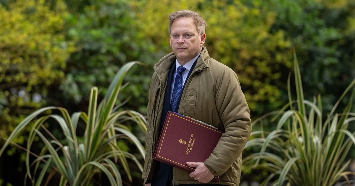 Grant Shapps przedstawia 10-wyrazową, prowokacyjną obronę tuszowania wydarzeń w Afganistanie, przerywając milczenie