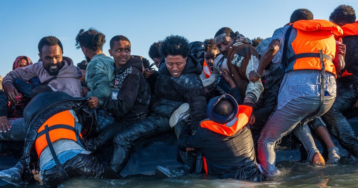 L'enorme petizione dei richiedenti asilo attende quasi 100 giorni per essere discussa