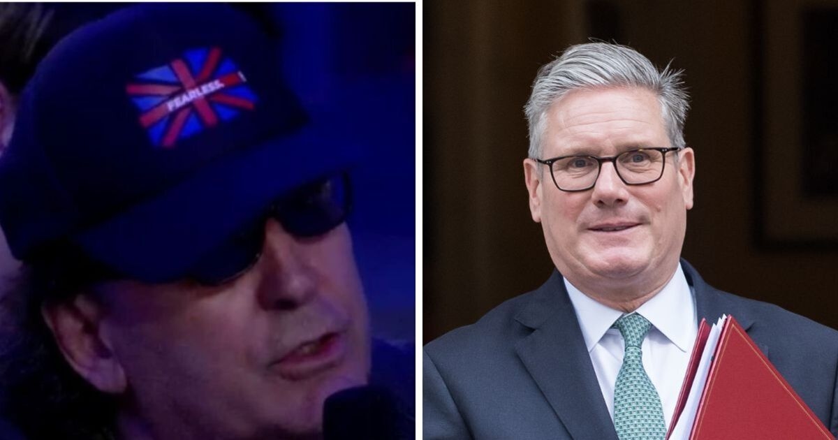 Een publieklid van GB News explodeert bij Keir Starmer in een migrantenrel
