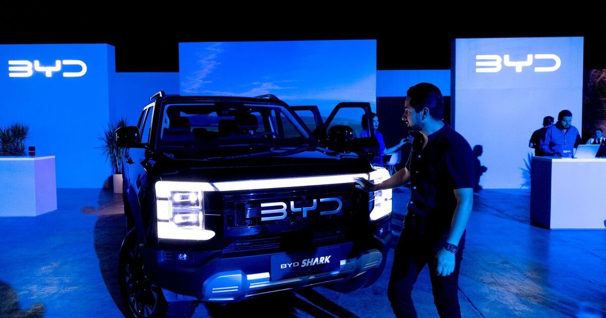 China's rival to Tesla offers huge deal to everyone in the UK