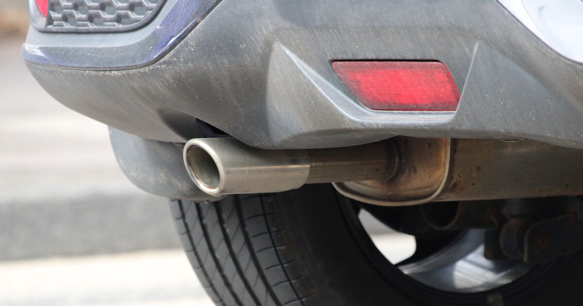 Drivers hit with £1,000 fines for dirt on car