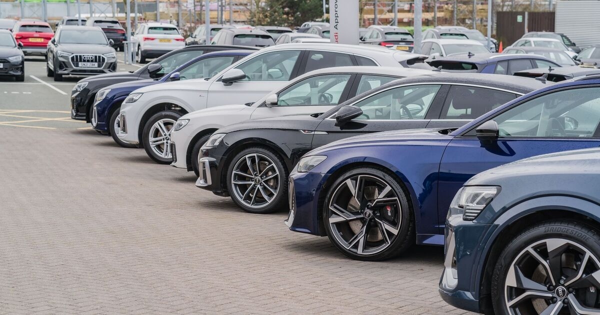 Deskundigen onthullen een 'kloof van £ 32 per maand' tussen benzineauto's en elektrische auto's na grote prijsdaling in 2025