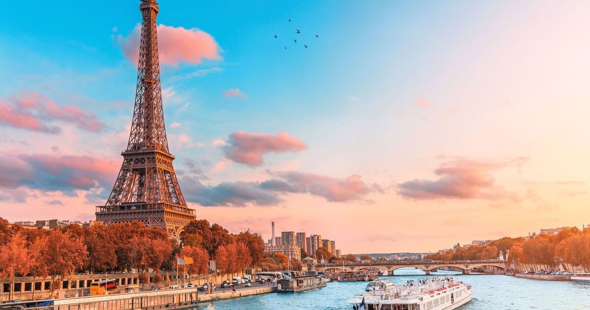Panic in Paris as sewage overflow fears prompt closure of landmark