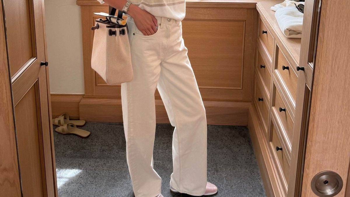 My Friend in NYC Wants to Ditch Her Simple Flats—I Told Her to Try These 2 Trendier Styles Instead