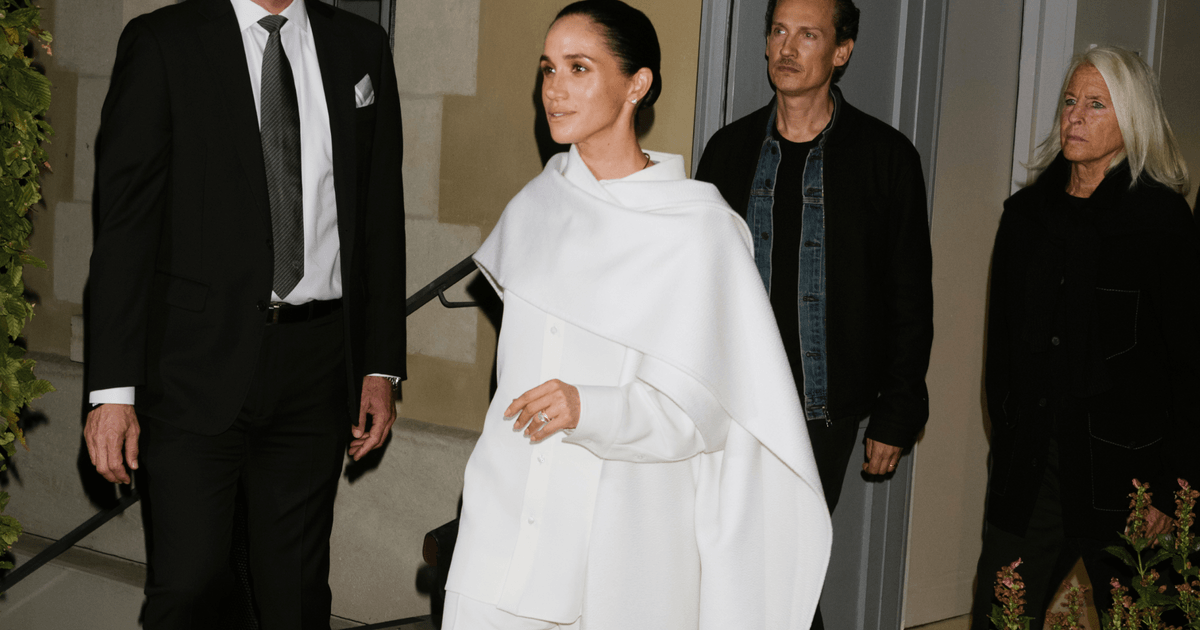 Meghan Markle Gave a Masterclass in Draped Dressing at Paris Fashion Week