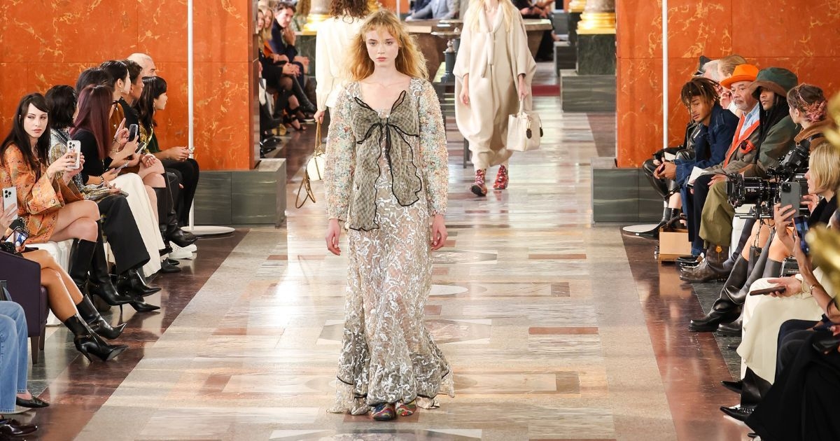 L'unica cosa migliore della lista degli ospiti alla sfilata SS26 di Louis Vuitton? La collezione stessa