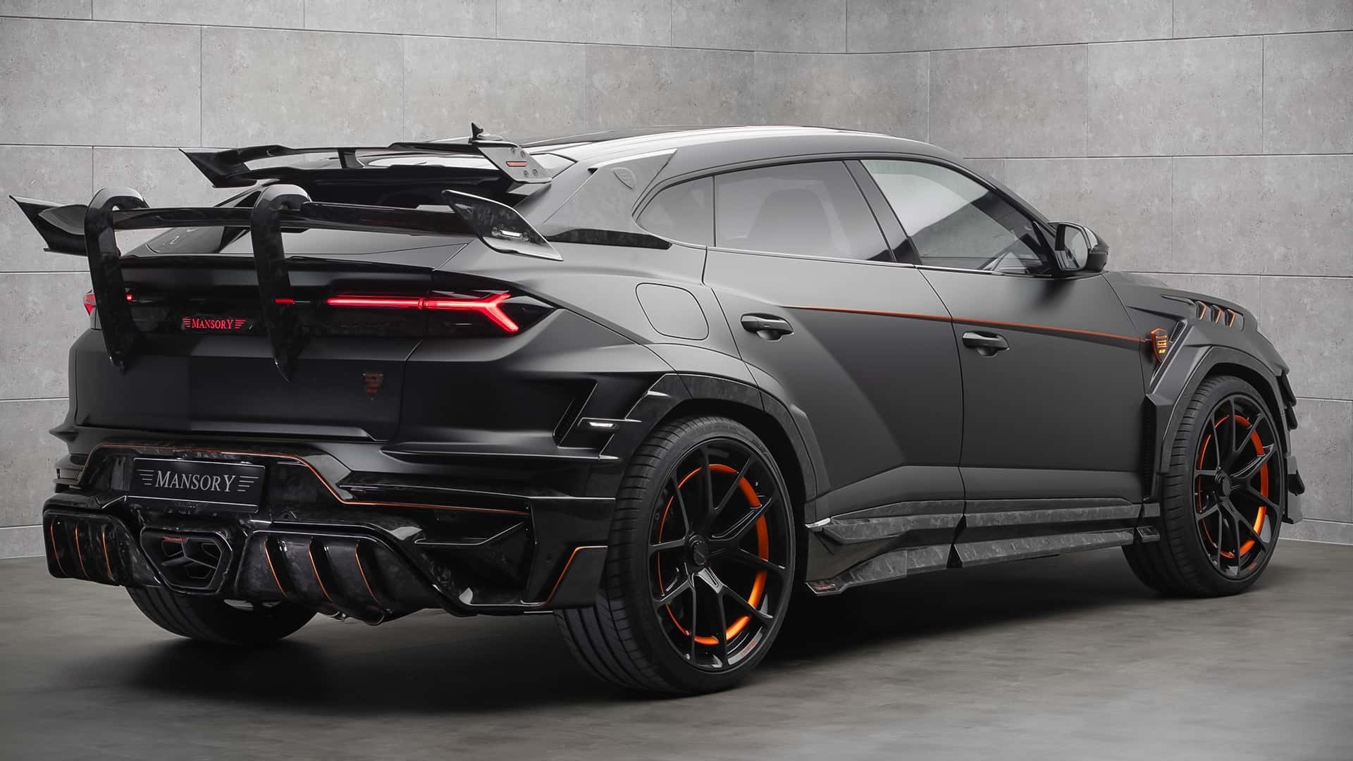 Uno spoiler non basta: Lamborghini Urus in stile Mansory