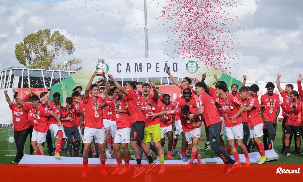 <![CDATA[ Jovens águias limparam tudo: formação do Benfica teve ano de ouro ]]>