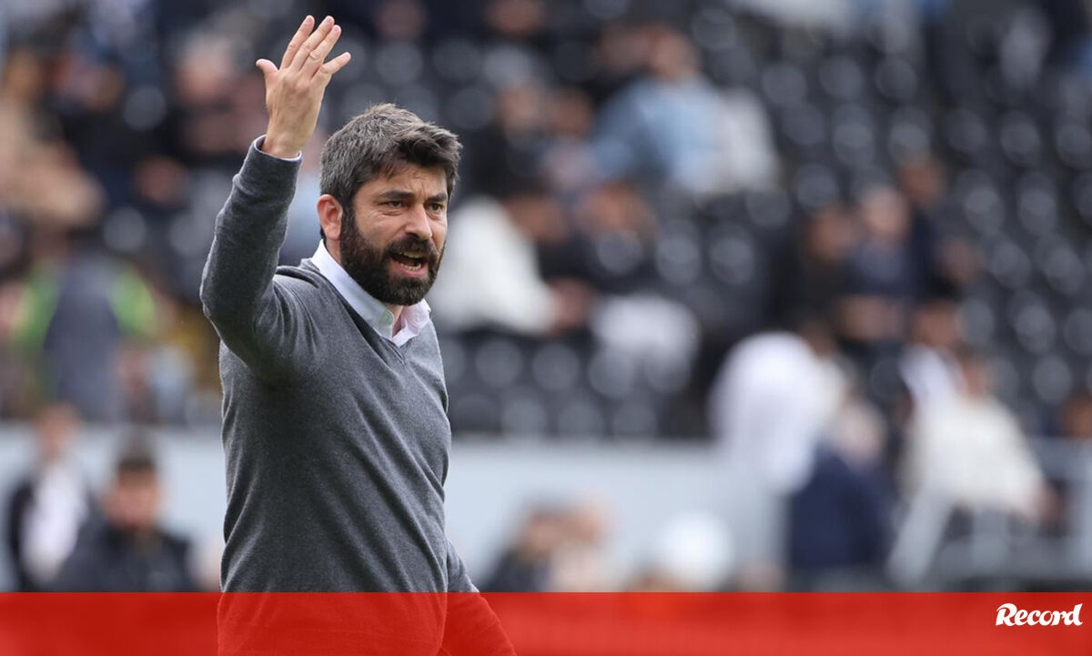 <![CDATA[ Revolta contida e foco na missão: V. Guimarães só pensa em Alvalade ]]>