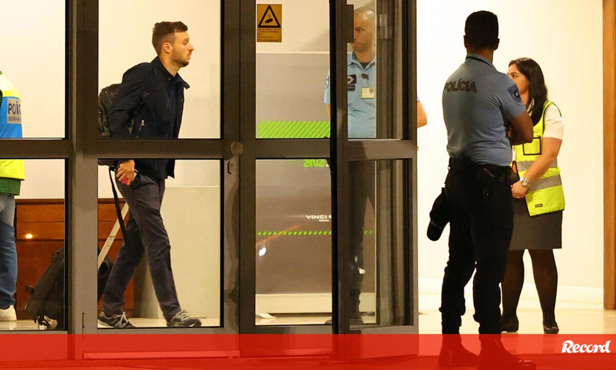 <![CDATA[ Falta de sintonia entre Martín Anselmi e Andoni Zubizarreta ]]>