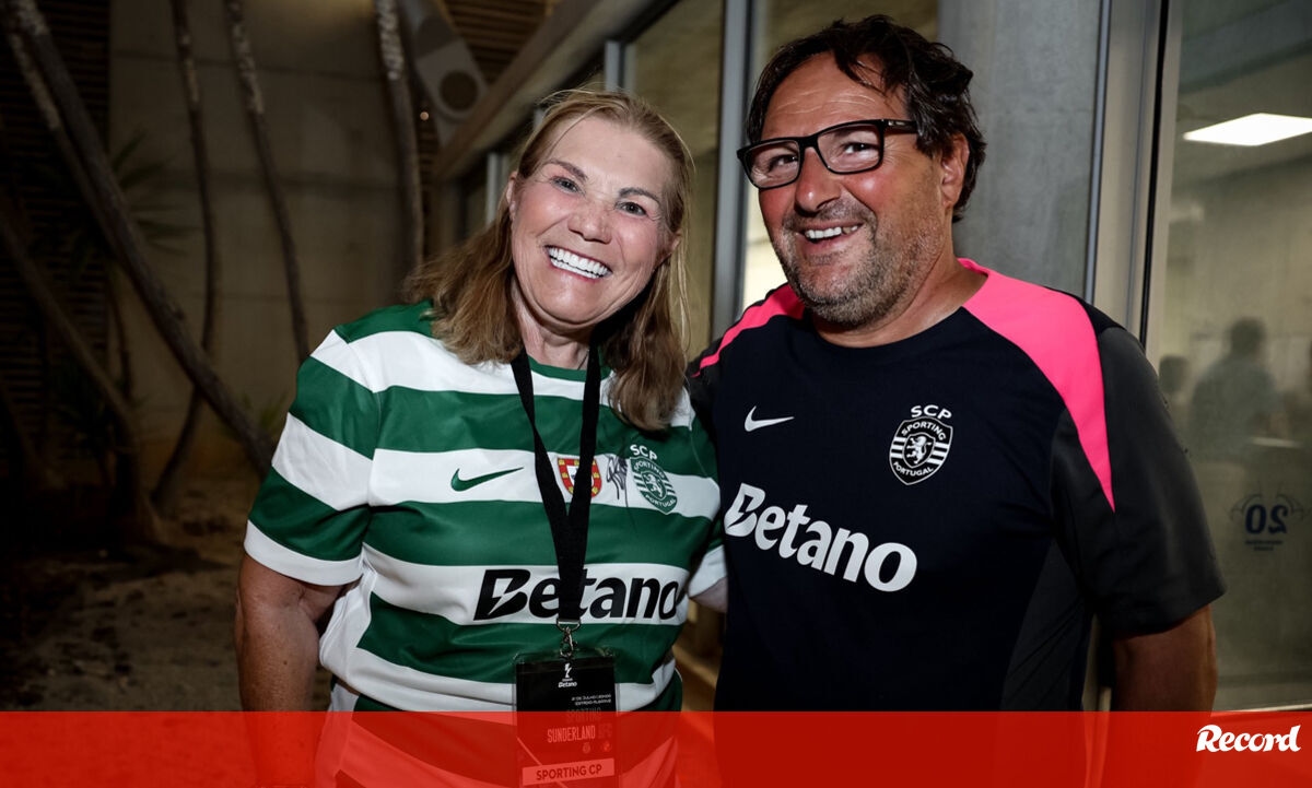 <![CDATA[ De Rui Borges a Paulinho: Dolores Aveiro com sorriso 'de orelha a orelha' junto à comitiva do Sporting ]]>