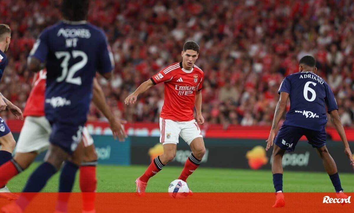 <![CDATA[ Sudakov estreou-se pelo Benfica e foi muito aplaudido na Luz ]]>