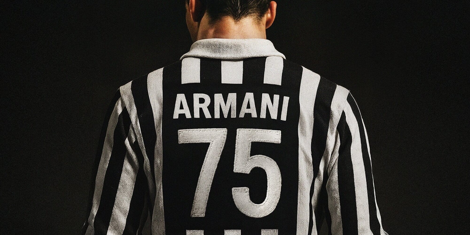 <p>Juventus, Giorgio Armani giyiyor: Saha dışında yeni bir iş birliği</p>
