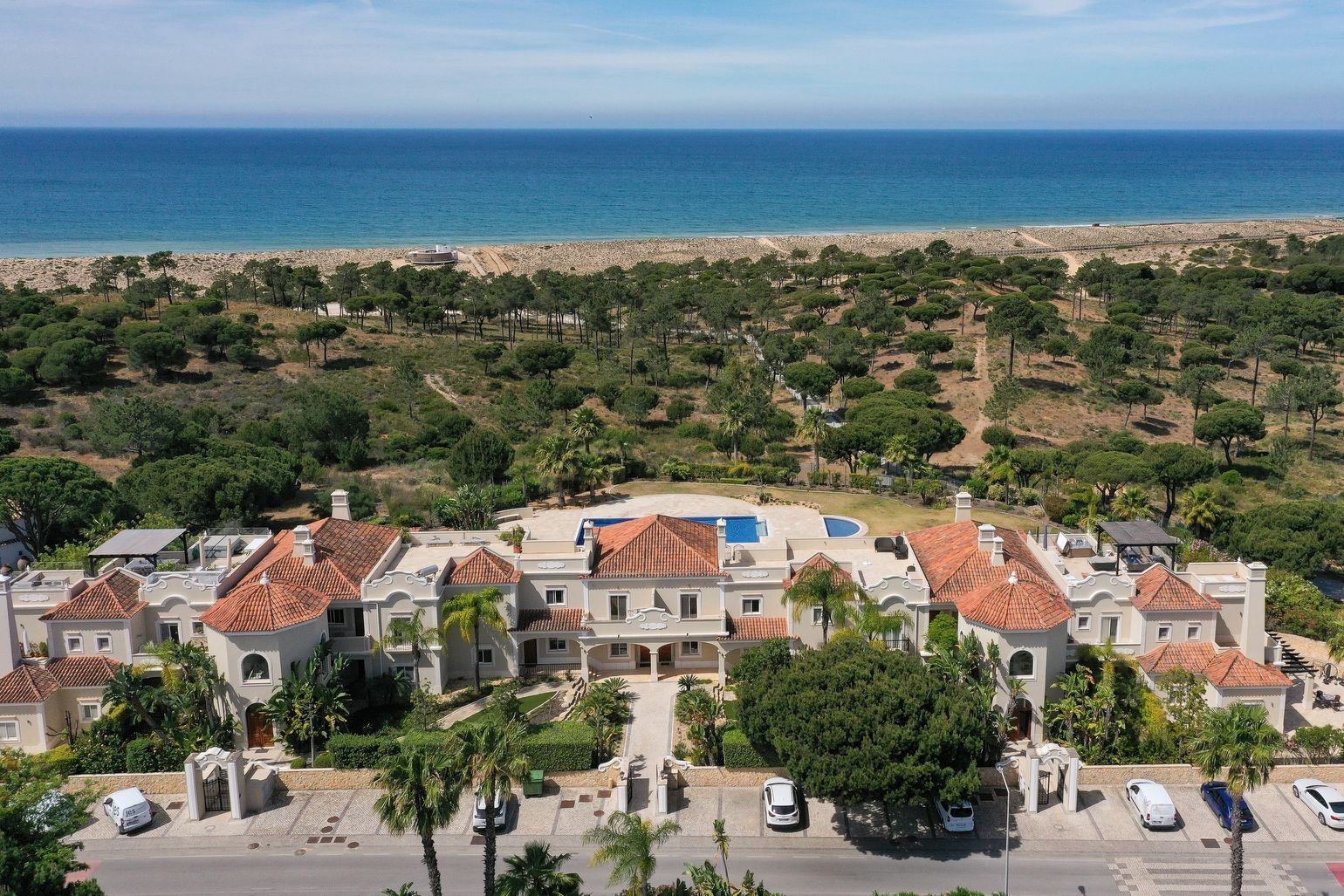 Proprietà della settimana: appartamento duplex con due camere da letto e vista mare vicino alla spiaggia di Ancão