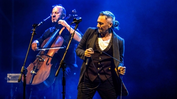 Quintorigo en John De Leo treden live op in de Casa del Jazz ter ere van de 25e verjaardag van hun debuutalbum, "Rospo".