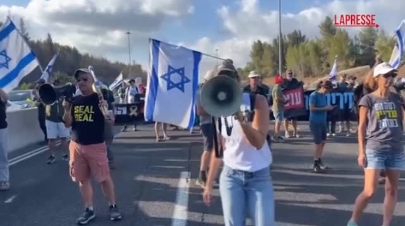 Israël voert stakingen uit om vrijlating van gijzelaars te eisen en te protesteren tegen bezetting van Gaza