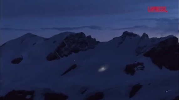 Il salvataggio dei due alpinisti: le immagini del soccorso alpino