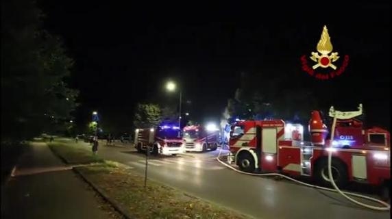 Video van de brand in het Viper Theater in Florence: enorme schade.