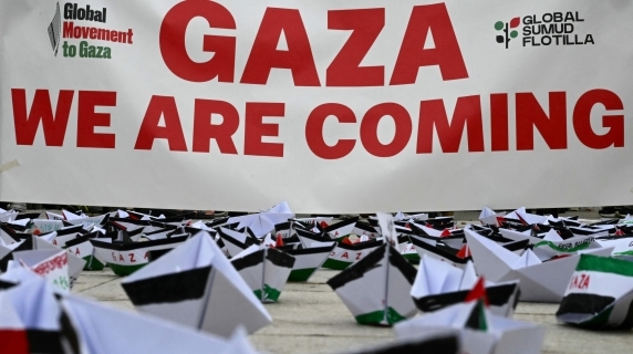A partida da Flotilha Global Sumud de Gênova está no ar.