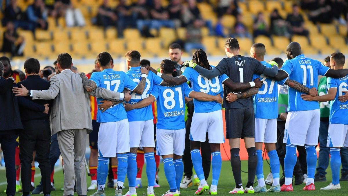 Nessuna scaramanzia, Scott come Diego, "a mano a mano": Napoli tiene il fiato sospeso per lo scudetto