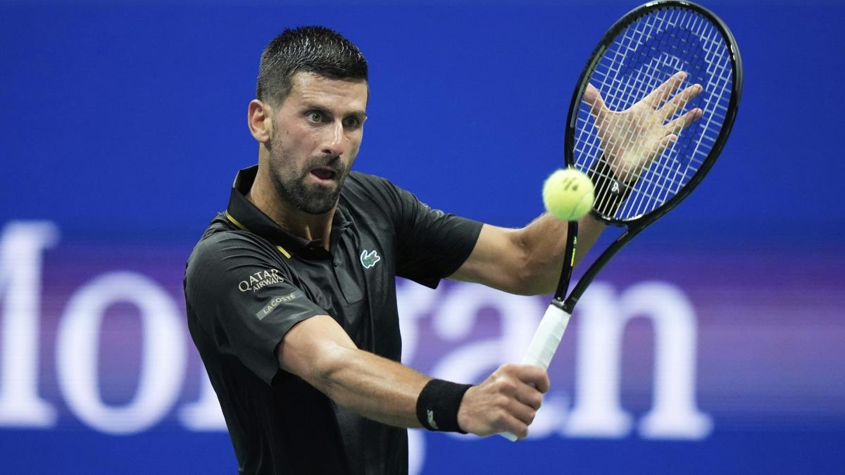 Djokovic krize giriyor, ikinci seti kaybetme riskiyle karşı karşıya kalıyor ama sonunda Tien'i yeniyor