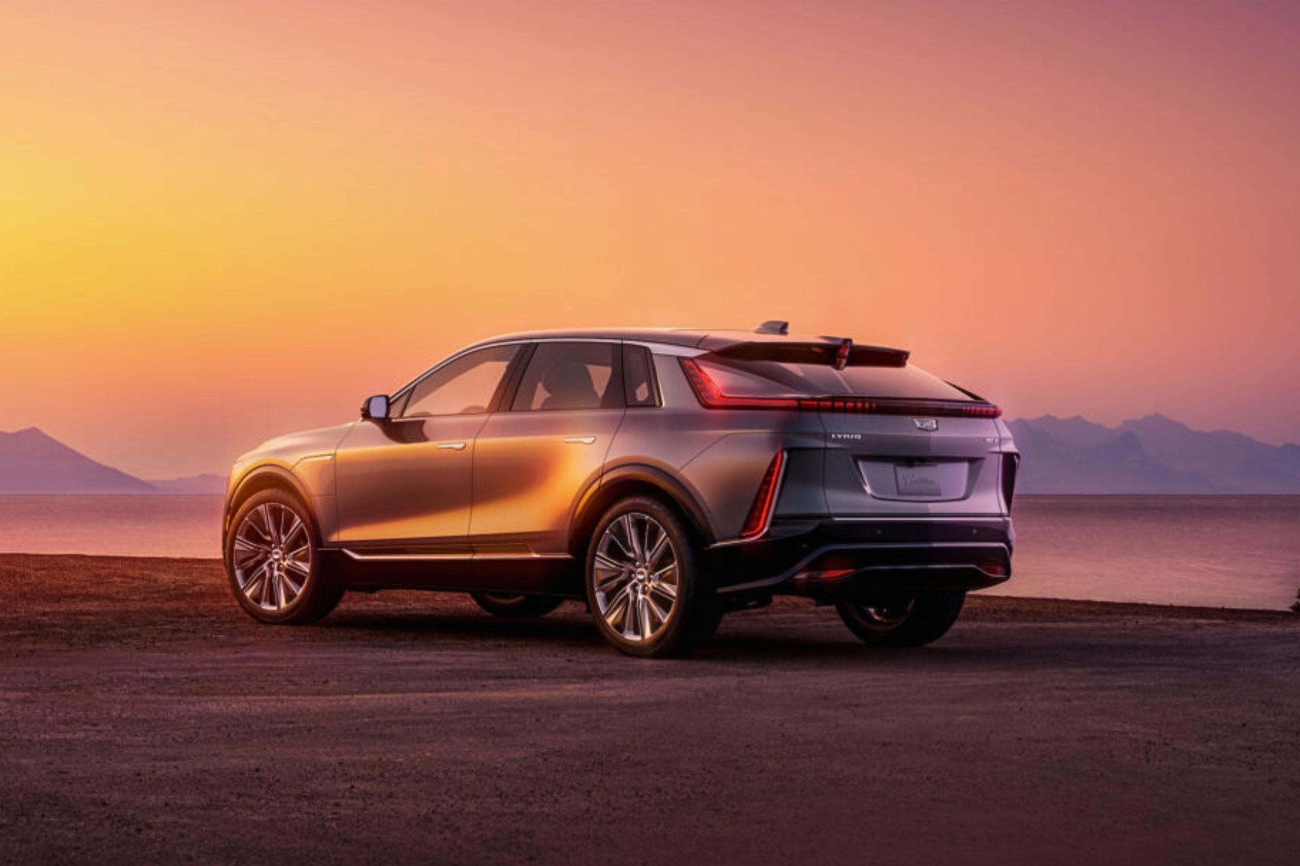 Cadillac LYRIQ verwandelt die Straße in ein Aufnahmestudio in Partnerschaft mit Warner Bros.