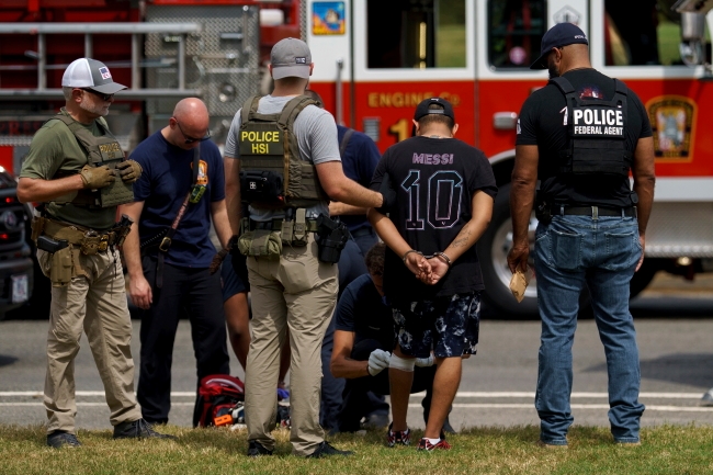Trump: Washington è assediata da criminali e teppisti. L'esercito libererà la città.