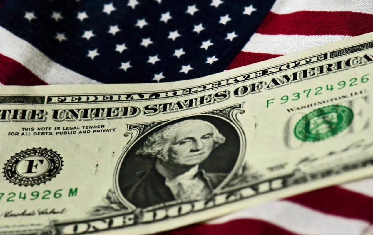 Alerta ao investidor: Dólar vacila após revisão da Moody's dos mercados de ações asiáticos dos EUA e China em destaque