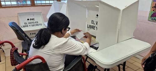 INE Quintana Roo führt vor dem 1. Juni eine barrierefreie Wahlsimulation durch