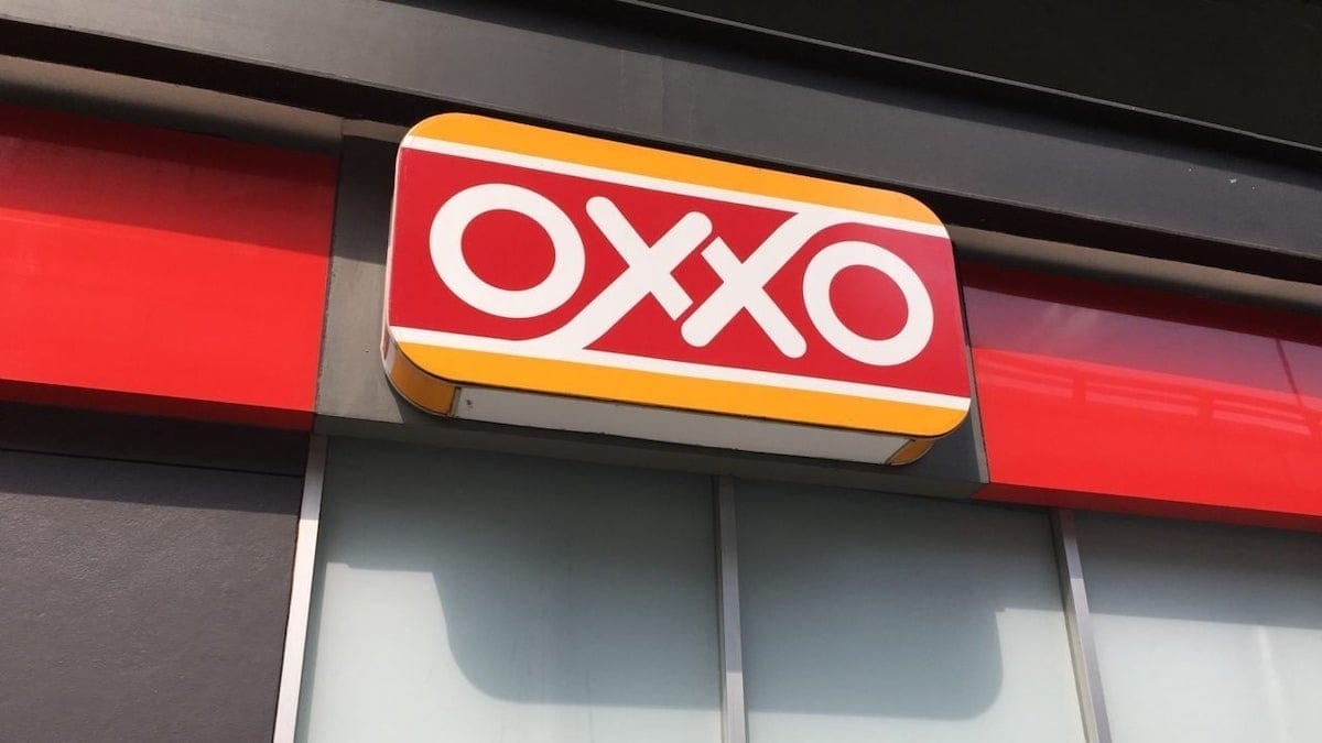A Femsa fecha mais de 200 lojas Oxxo no México devido a exigências de pagamento de salário mínimo.
