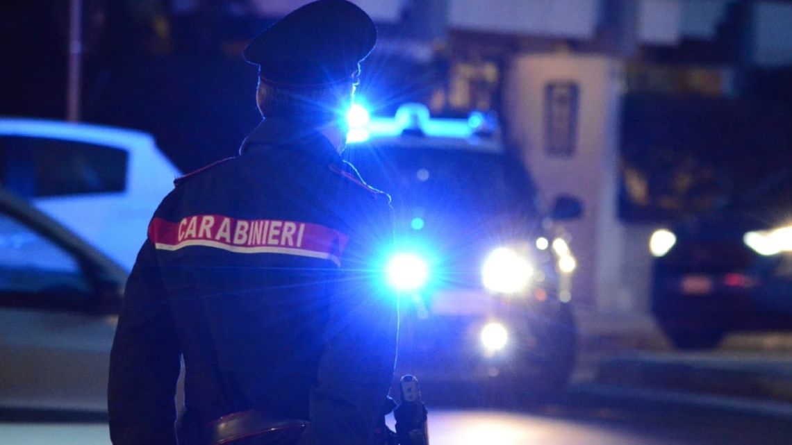 Italië: Een nepgynaecoloog en zijn medeplichtige zijn gearresteerd voor het misbruiken van vrouwen en het uploaden van de video's naar pornografische websites.